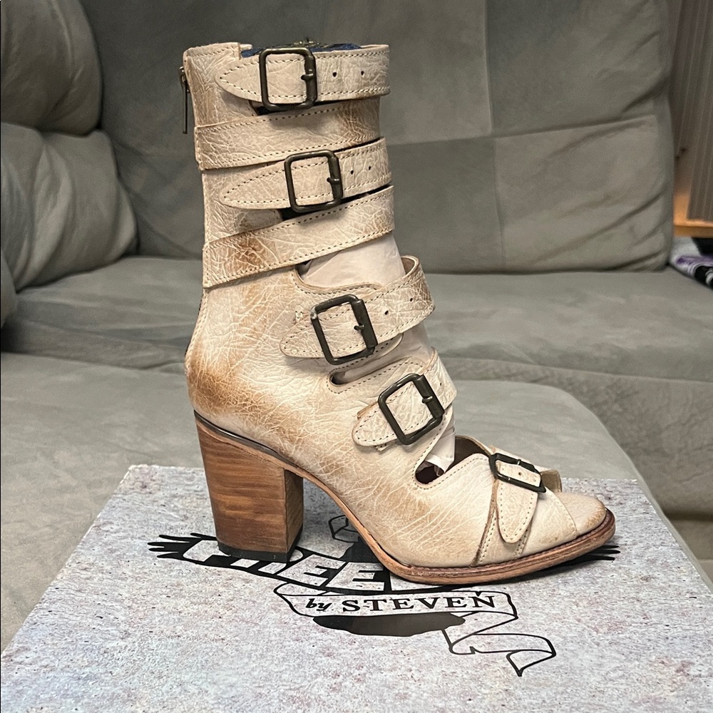 Steven by Steve Madden Women's Cream Buckle Strap Heeled Boots